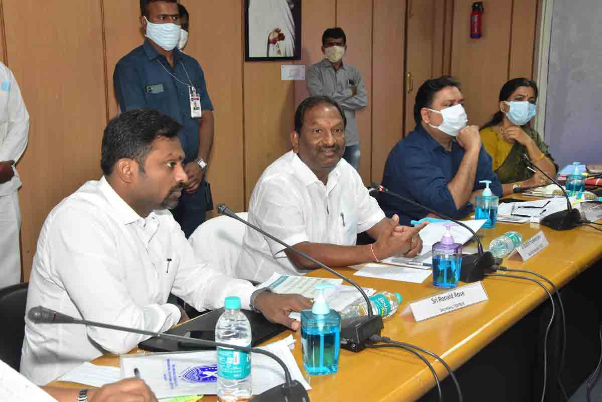 గురుకులాలను అధికారులు సందర్శించాలి