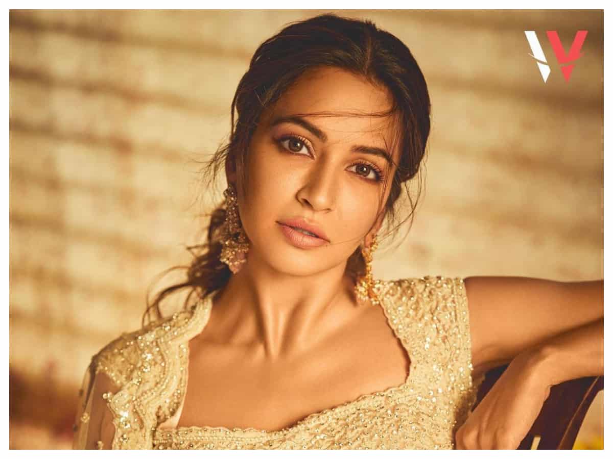 Kriti Kharbanda | అందాల‌తో కైపెక్కిస్తున్న కృతి కర్బంద..