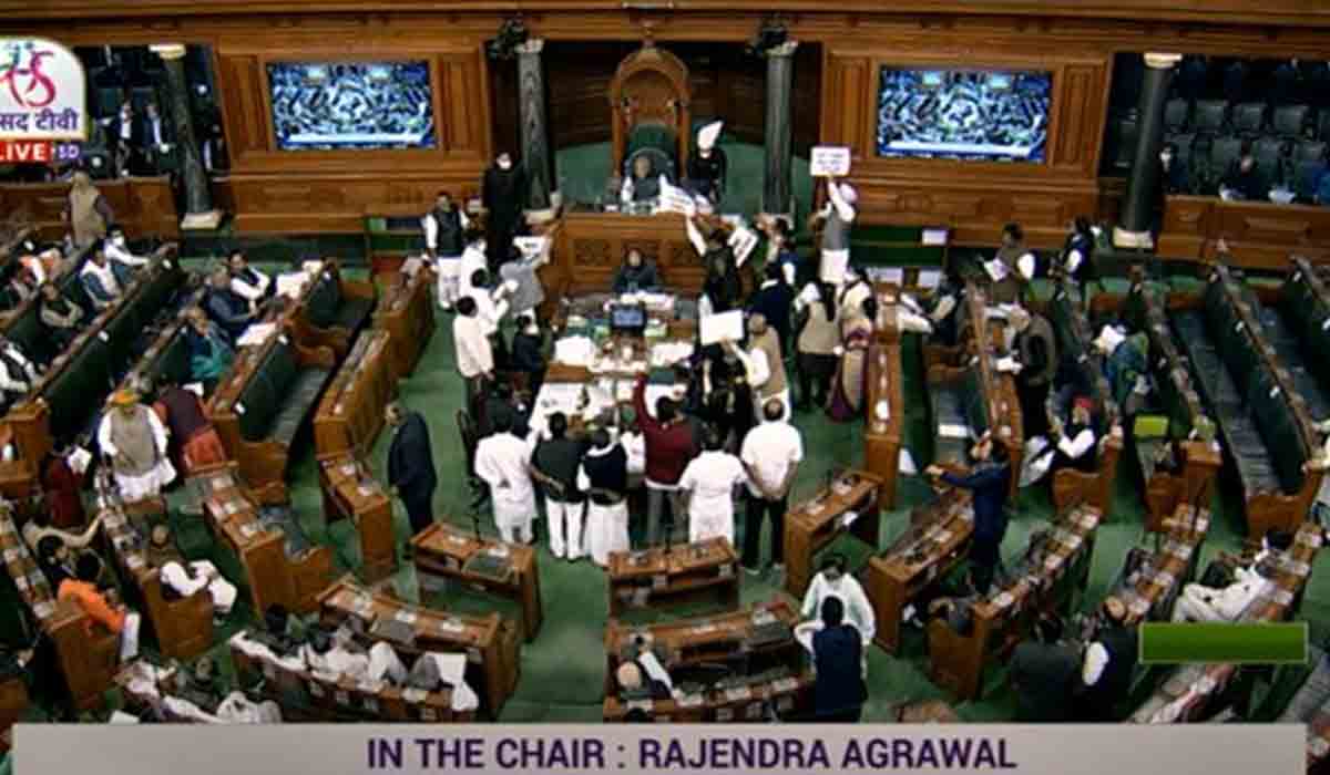 Lok Sabha: లోక్‌స‌భలో విప‌క్షాల ఆందోళ‌న‌.. స‌భ‌ సోమ‌వారానికి వాయిదా