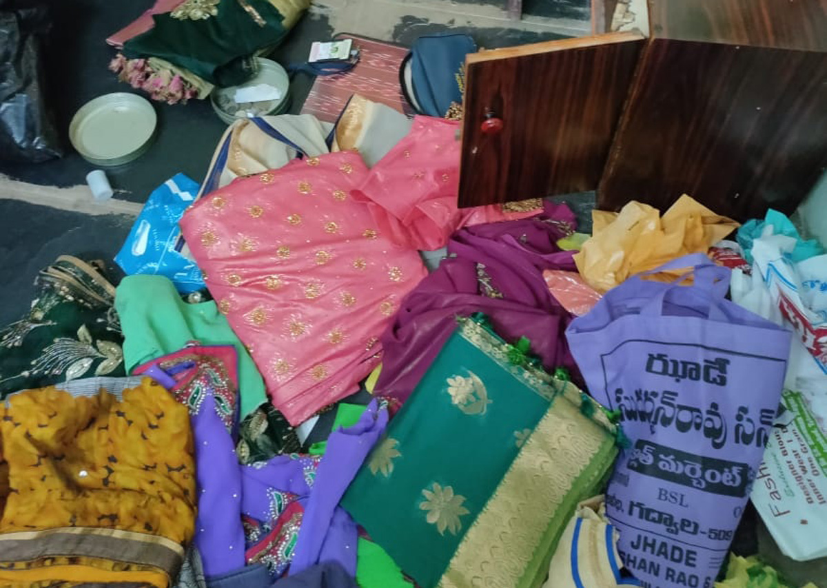 దొంగల హల్‌చల్‌