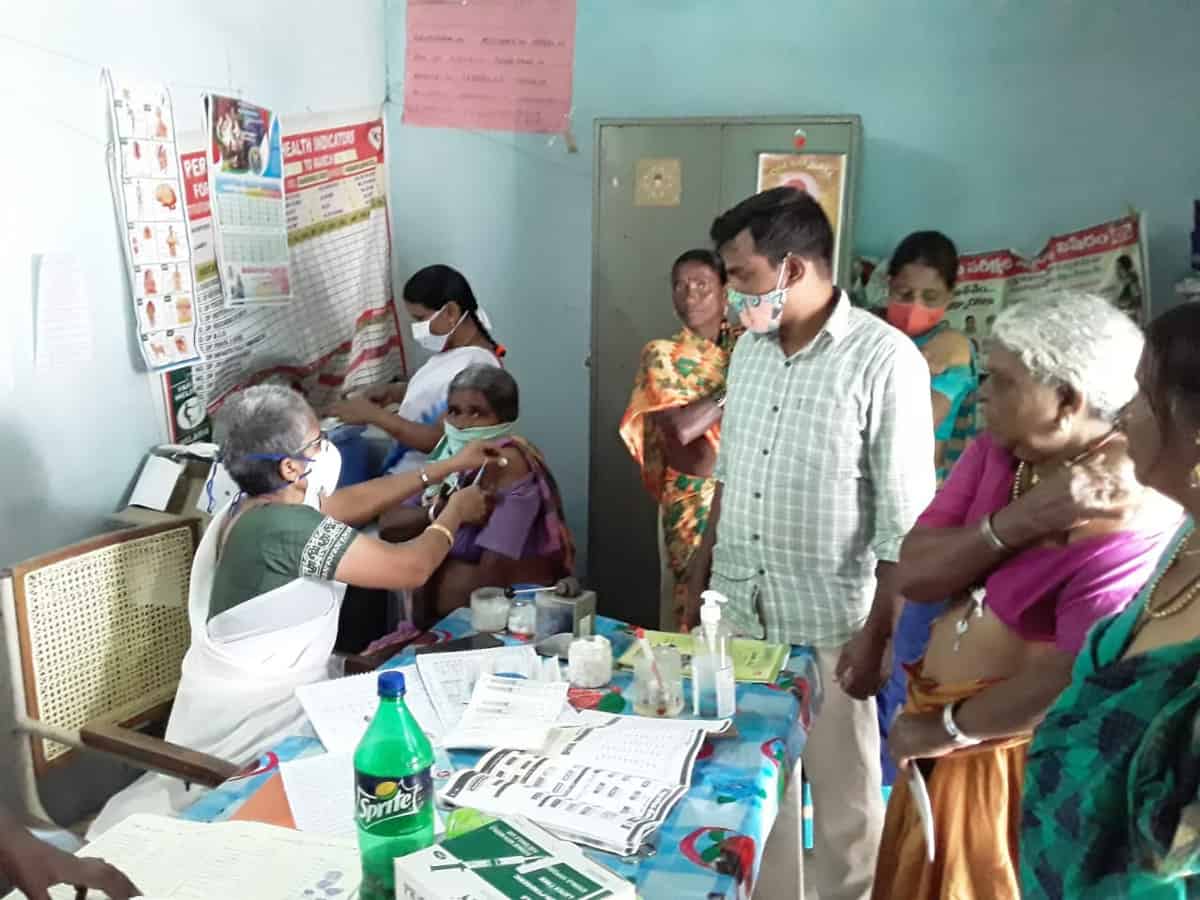 వ్యాక్సిన్‌పై నిర్లక్ష్యం వహించొద్దు