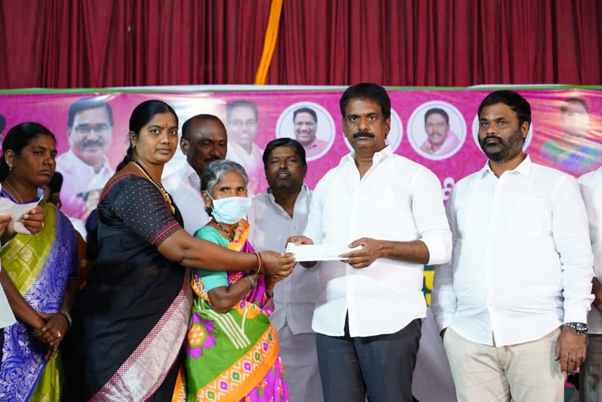 ఆడబిడ్డలకు అండగా ప్రభుత్వం