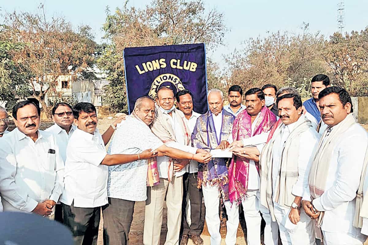లయన్స్‌ క్లబ్‌కు రూ.10 లక్షల విరాళం