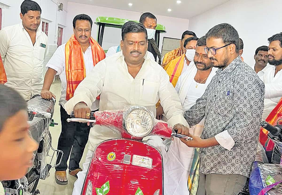 ఎలక్ట్రికల్‌ వాహనాలతో కాలుష్యానికి చెక్‌