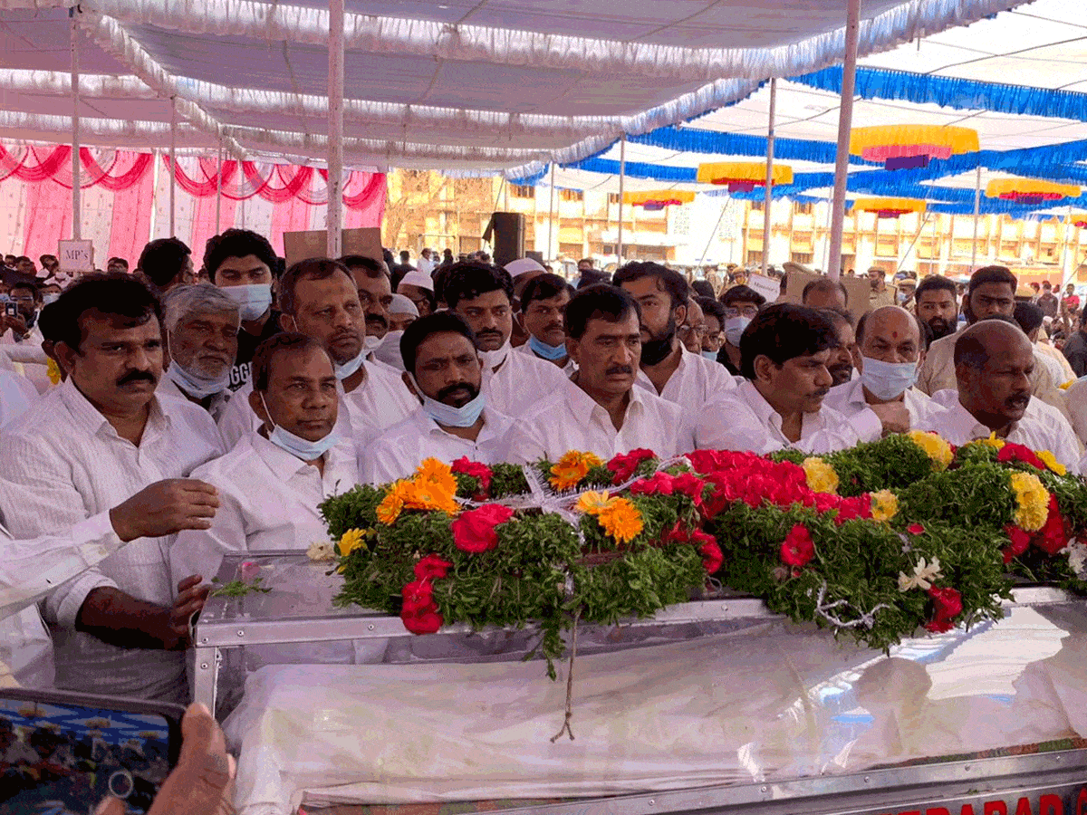 మాజీ మంత్రి ఫరీదుద్దీన్‌కు నివాళులు అర్పించిన ఎంపీలు, ఎమ్మెల్యేలు