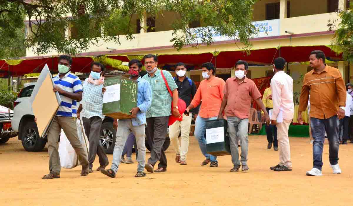 రేపే స్థానిక సంస్థ‌ల ఎమ్మెల్సీ ఎన్నిక‌ల‌కు పోలింగ్