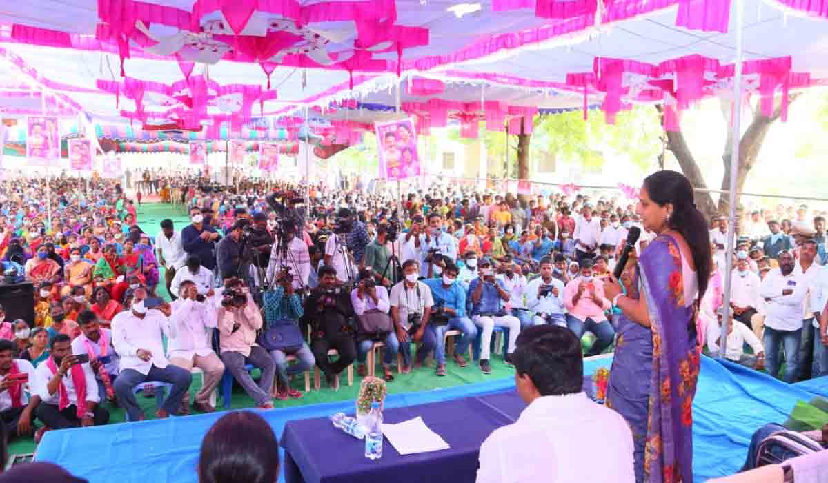 బట్టేబాజ్ మాటలతో అభివృద్ధి జరగదు: ఎమ్మెల్సీ కల్వకుంట్ల కవిత