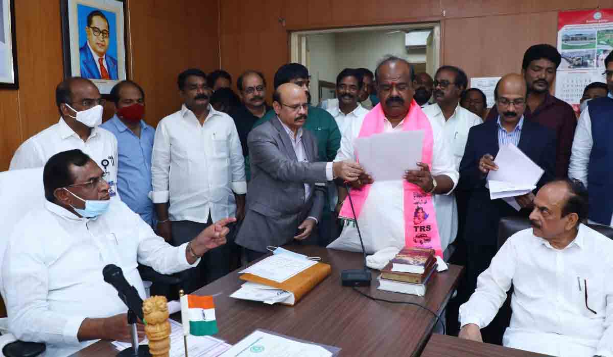 ఎమ్మెల్సీగా మ‌ధుసూద‌నాచారి ప్ర‌మాణ‌స్వీకారం