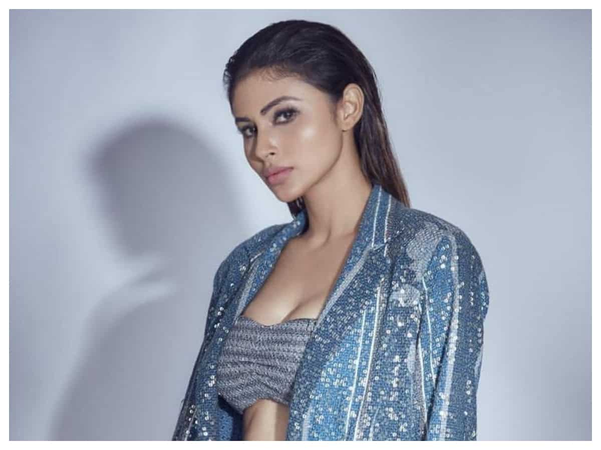 Mouni Roy | గ్లామర్‌తో అదరగొడుతున్న మౌనీ రాయ్‌..