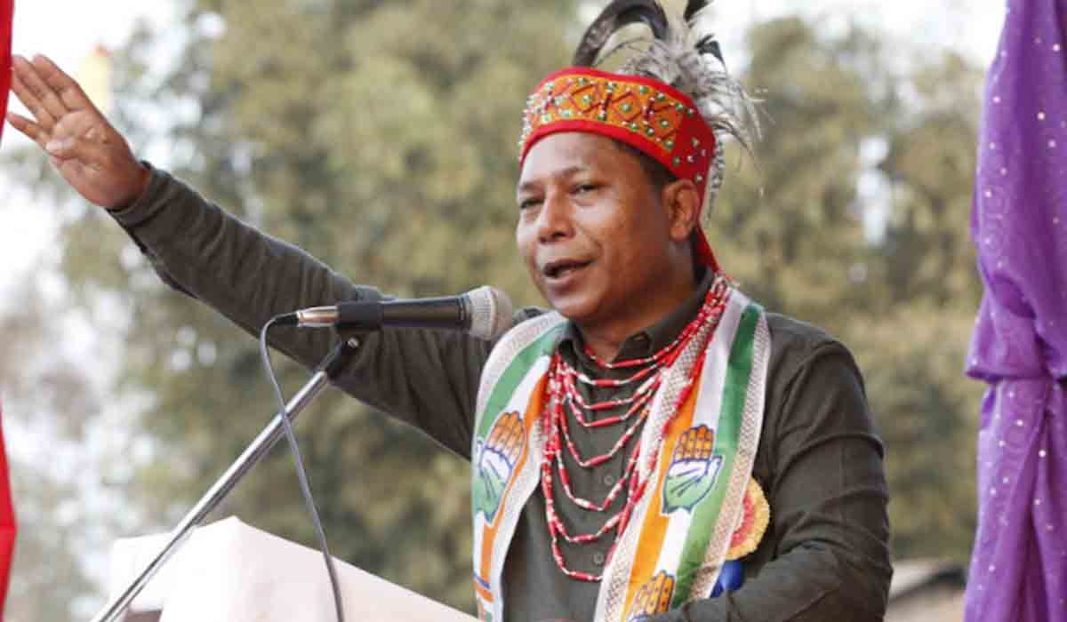 మిమ్మల్ని ఎందుకు సస్పెండ్‌ చేయొద్దో చెప్పండి.. ఆ ఎమ్మెల్యేలకు స్పీకర్‌ నోటీసులు