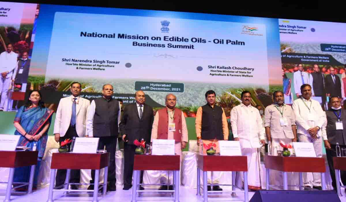 ఆయిల్ పామ్ సాగుకు కేంద్రం స‌హ‌క‌రించాలి : మంత్రి నిరంజ‌న్ రెడ్డి