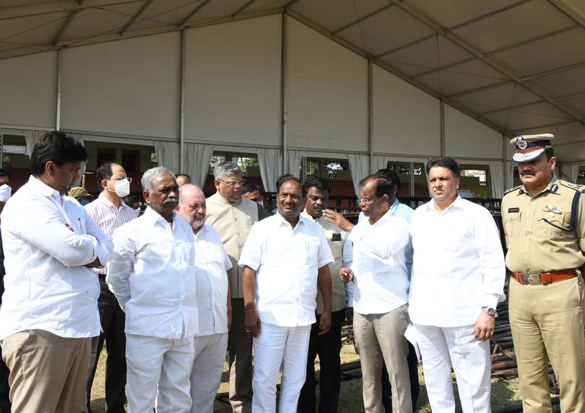 క్రిస్మస్‌ వేడుకలను ప్రతిష్టాత్మకంగా నిర్వహిస్తాం