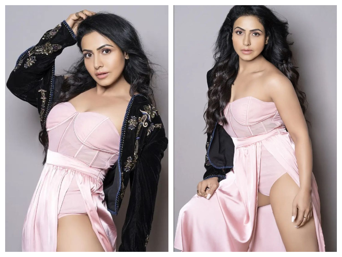 Nandini Rai | పింక్ డ్రెస్‌లో సెగలు పుట్టిస్తున్న నందిని రాయ్‌