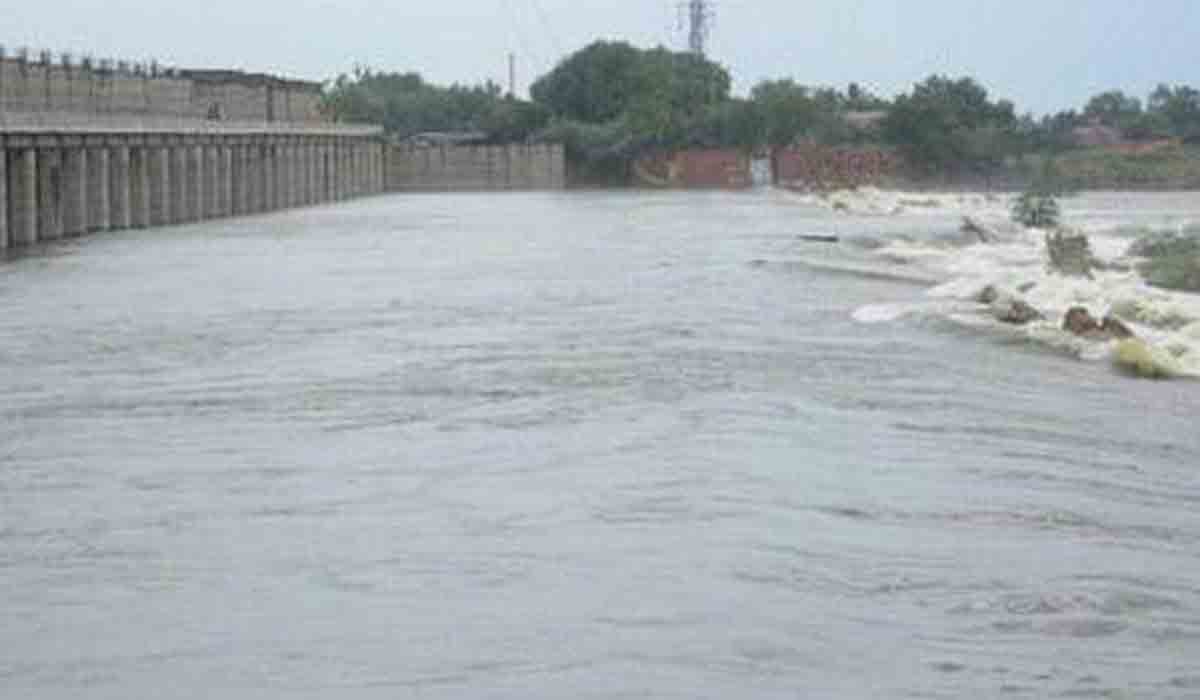 నెల్లూరు జిల్లాలో భారీ ప్ర‌మాదం.. లారీ – ఆటో ఢీ.. 12 మంది వాగులో గ‌ల్లంతు