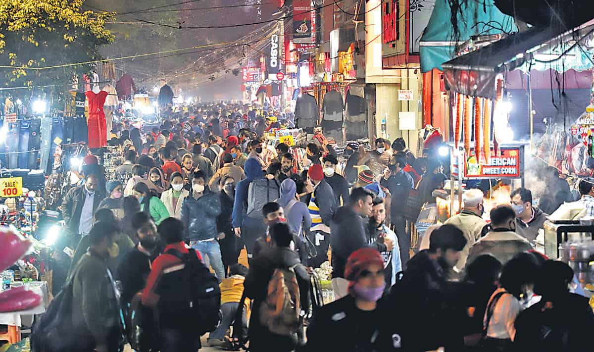 థర్డ్‌వేవ్‌ వచ్చేసిందా!.. దేశంలో ఒమిక్రాన్‌ బుసలు..