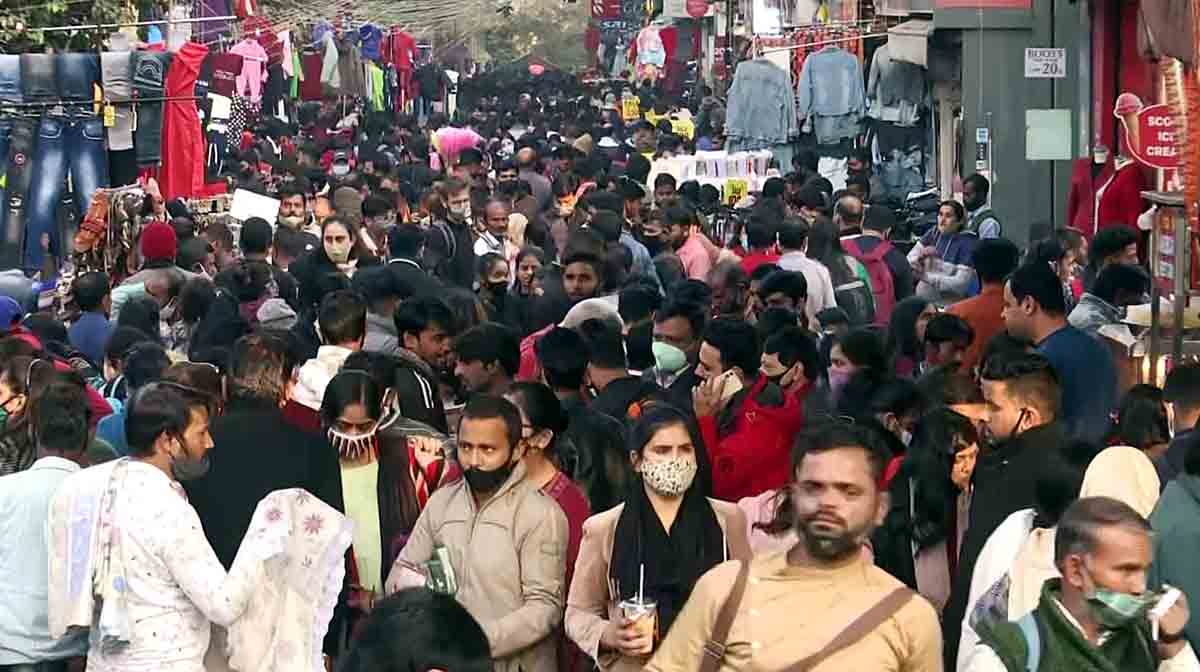 ఆంక్షల బాటలో రాష్ర్టాలు!