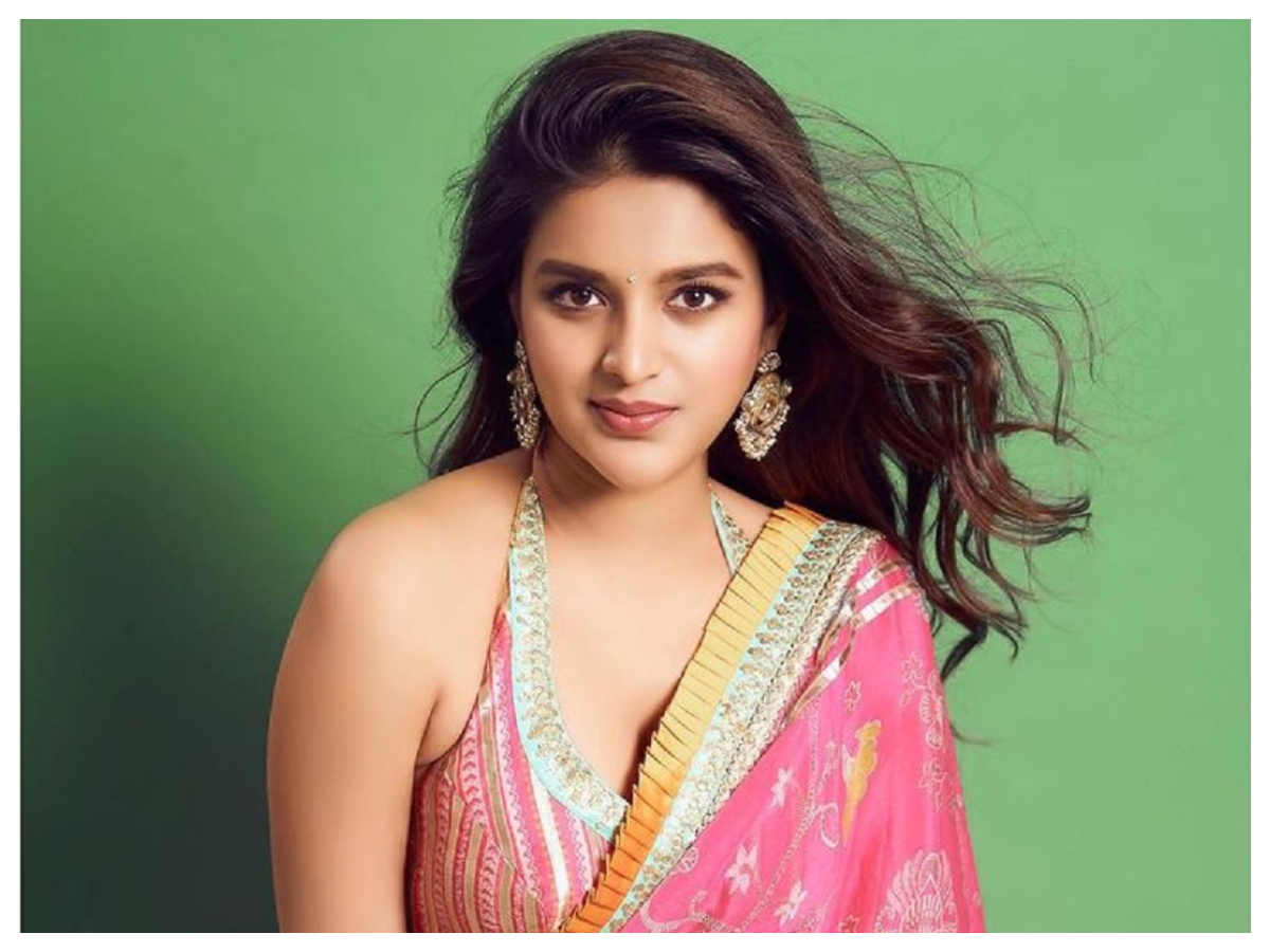 Nidhhi Agerwal | గులాబీ చీరలో నిధి అగర్వాల్.. ఫొటోలు వైర‌ల్‌
