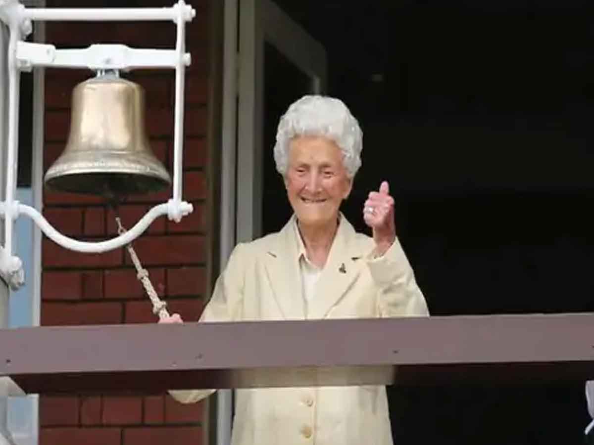 Oldest Cricketer : శతధిక వృద్ధ క్రికెట్‌ వుమెన్‌ కన్నుమూత