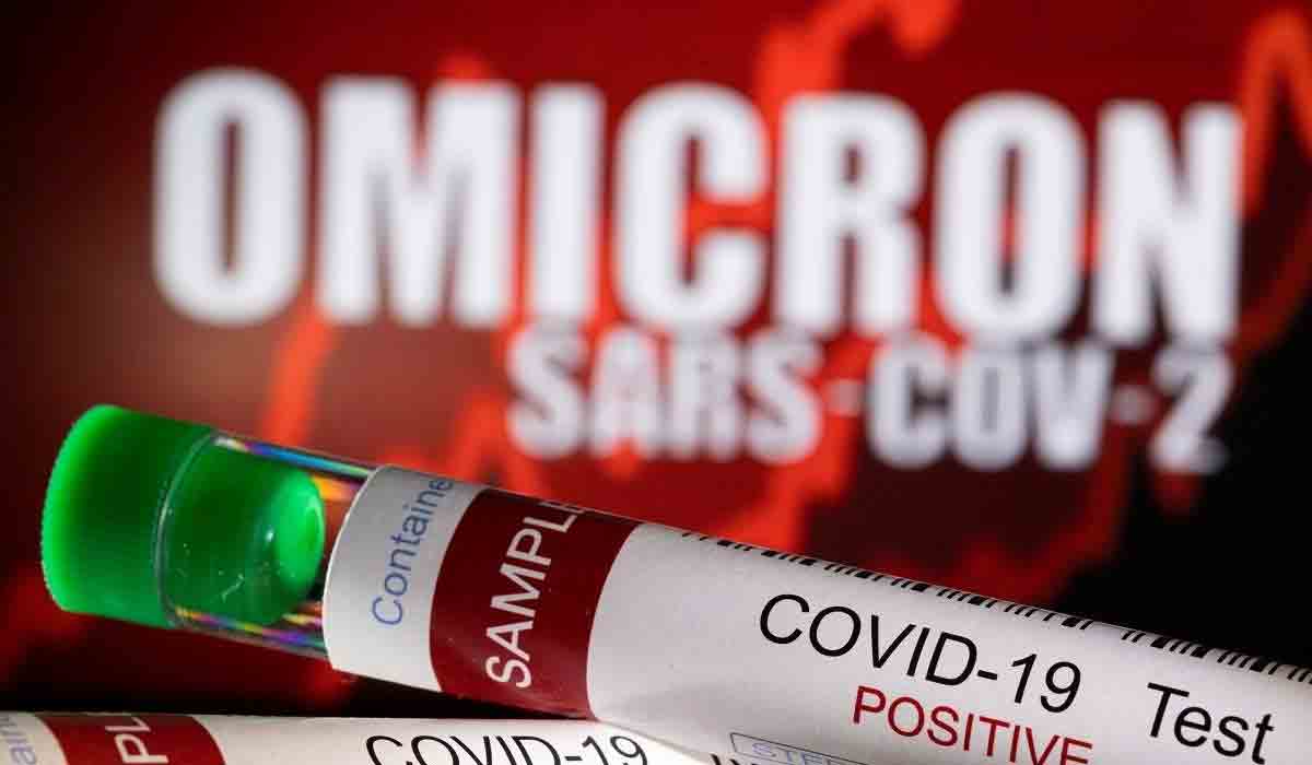 Omicron | బూస్టర్‌ డోస్‌ తీసుకున్న ముగ్గురికి ఒమిక్రాన్‌ పాజిటివ్‌