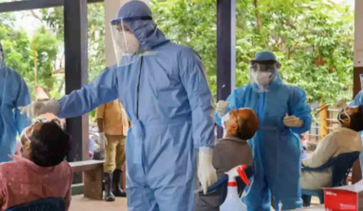 Omicron Variant: విదేశాల నుంచి వ‌చ్చిన  న‌లుగురిలో ఒమిక్రాన్ వేరియంట్‌..!