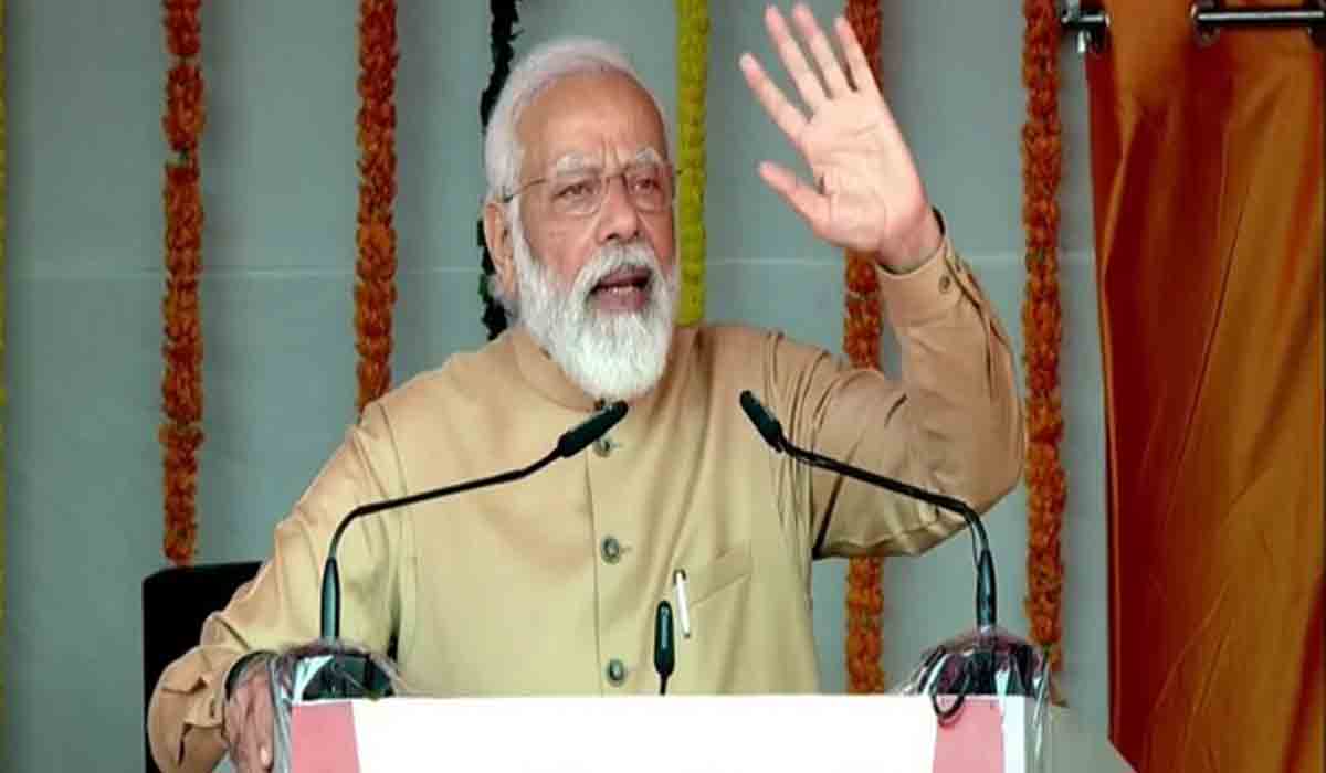 వాళ్ల‌కు మ‌ళ్లీ అధికార‌మివ్వొద్ద‌న్న‌దే యూపీ ఆడ‌బిడ్డ‌ల నిర్ణ‌యం: ప్ర‌ధాని మోదీ