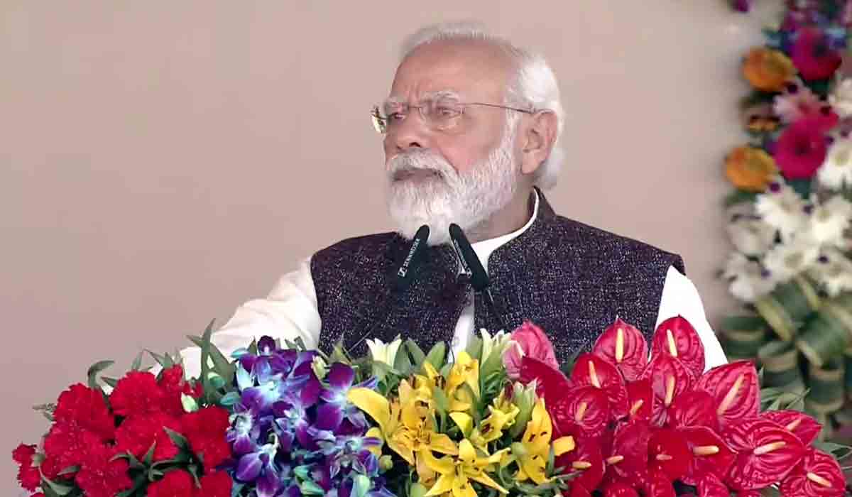 PM Modi: ఎర్ర టోపీలు ఉత్త‌ర‌ప్ర‌దేశ్‌కు రెడ్ అల‌ర్ట్.. స‌మాజ్‌వాదిపై ప్ర‌ధాని విమ‌ర్శ‌లు