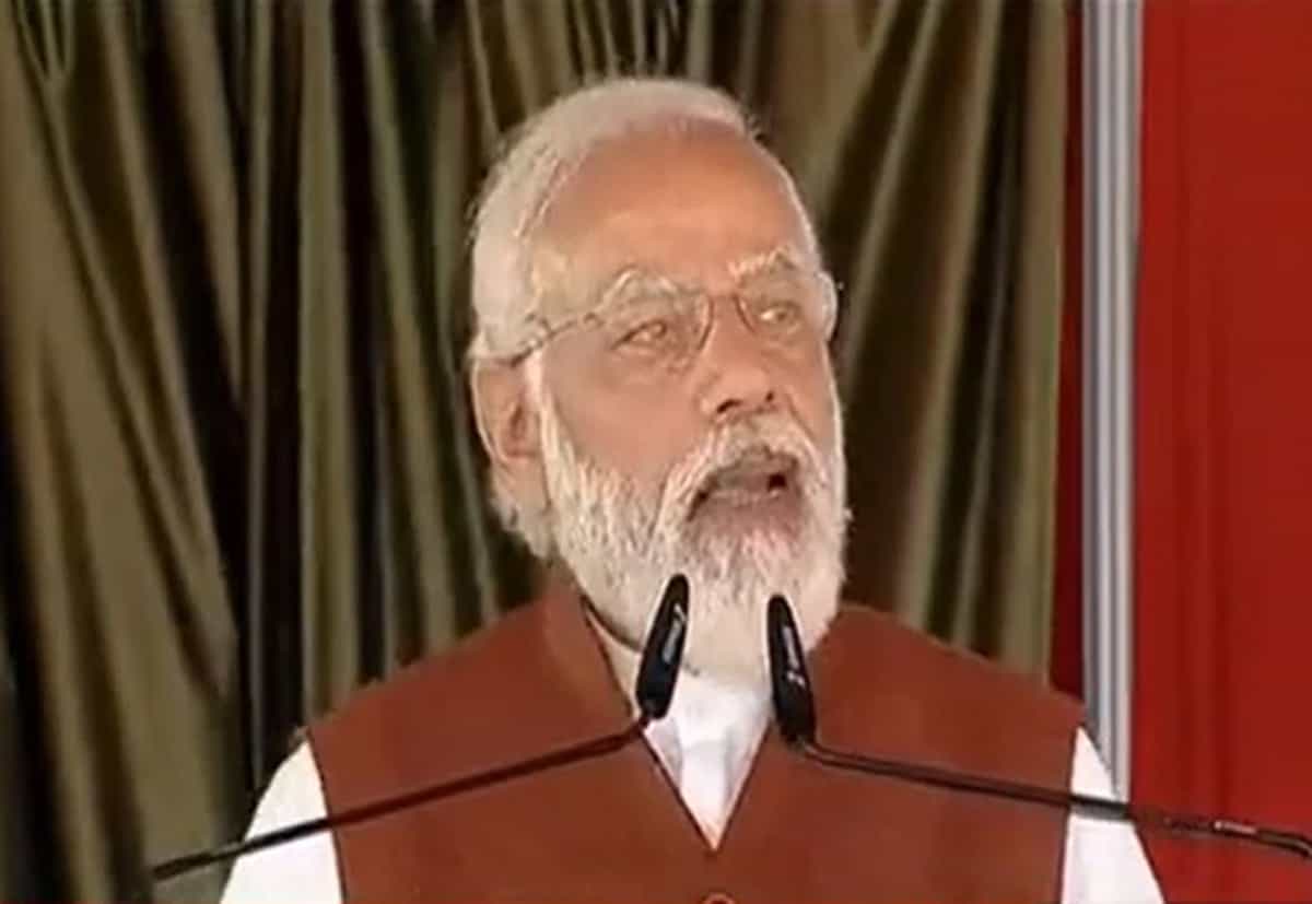 సరయు కెనాల్‌ను ప్రారంభించిన మోదీ