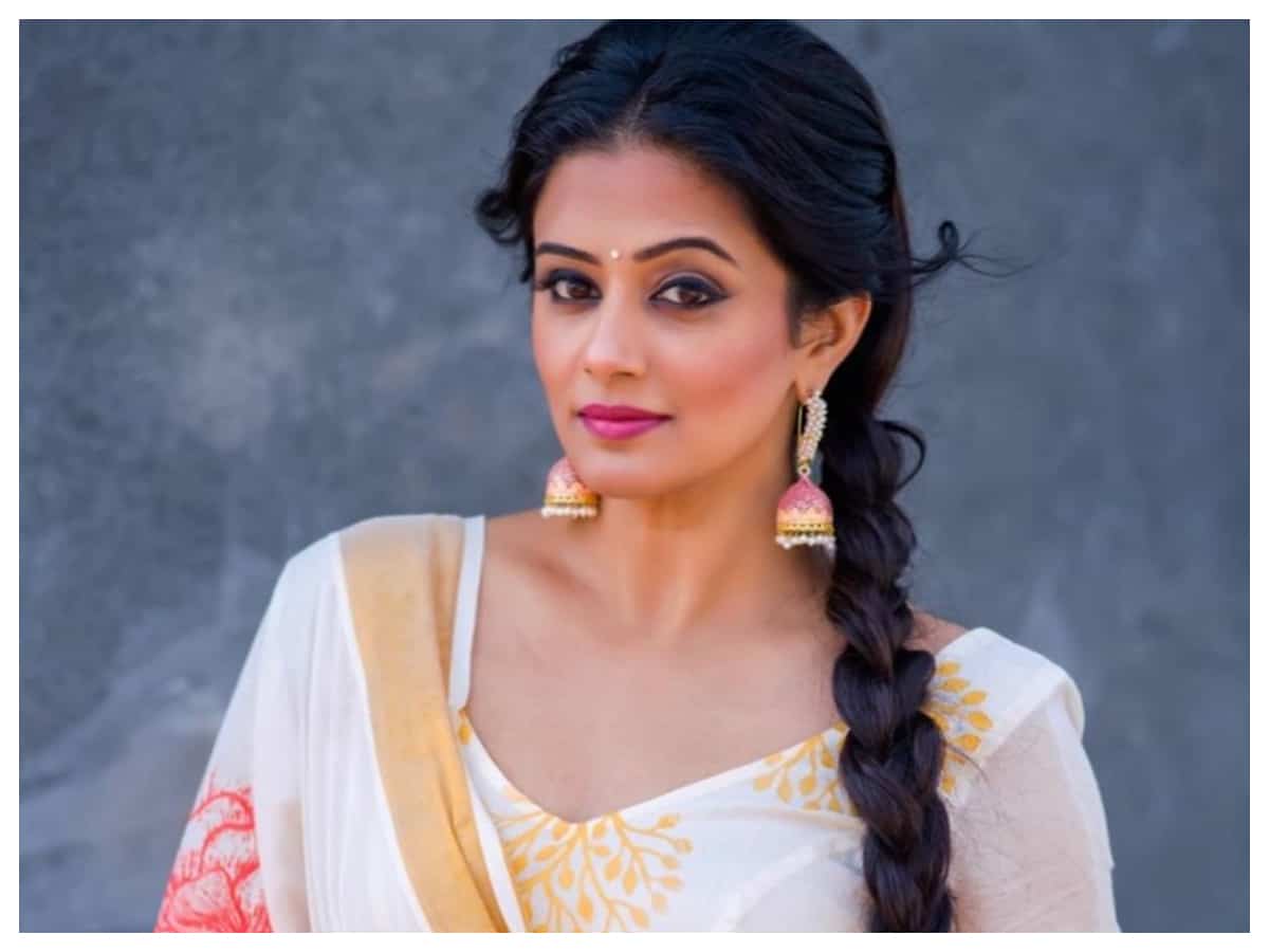 Priya Mani Raj | ప్రియ‌మ‌ణి గ్లామర్ స్టిల్స్..