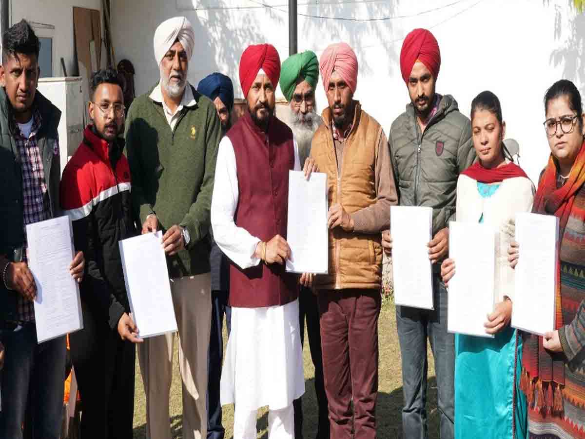 నిరసనలో మరణించిన రైతుల కుటుంబ సభ్యులకు ఉద్యోగాలు