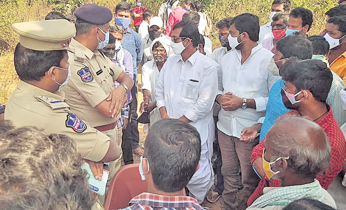 స్నేహితులే కడతేర్చారు..