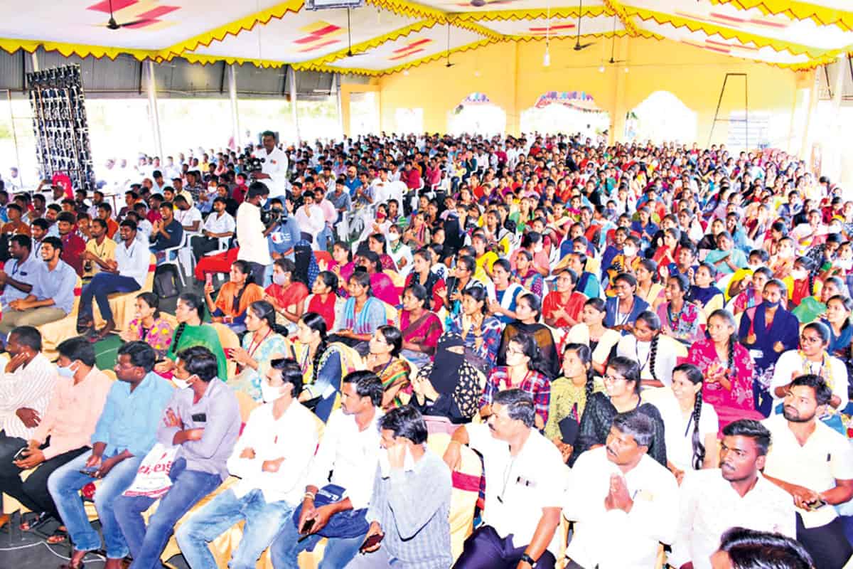 కొలువు సాధిద్దాం..!