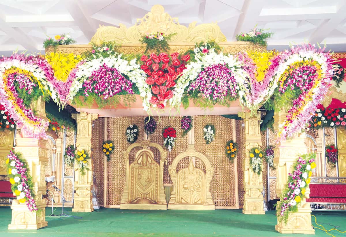 ఆర్భాటాలతో అపాయమే..