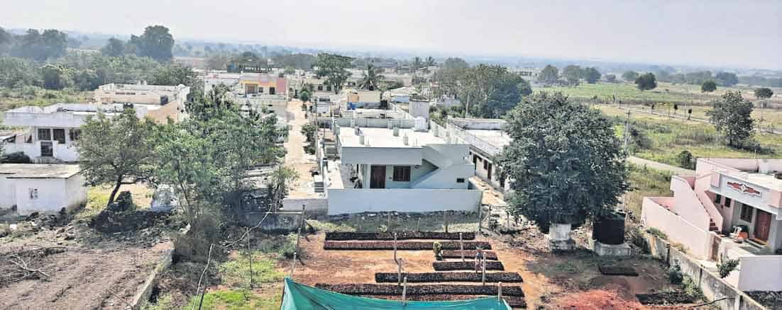 పల్లె చిన్నది… ప్రగతి పెద్దది..