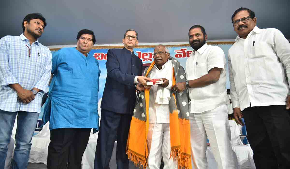 ప్రజలకు అర్థమయ్యే భాషలోనే తీర్పులుండాలి :  సీజేఐ జస్టిస్‌ రమణ