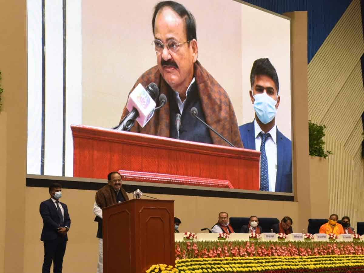 Rushihood University: విద్యావ్యవస్థను భారతీయీకరణ చేయాలి: వెంకయ్యనాయుడు