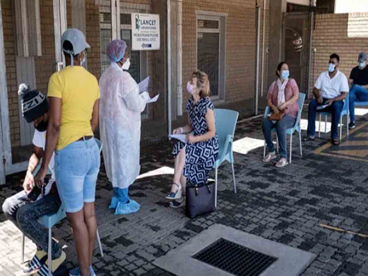 New Omicron Cases: దక్షిణాఫ్రికాలో ఒక్క రోజులో.. రెట్టింపు ఒమిక్రాన్ కేసులు