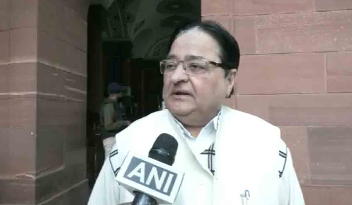 ST Hasan: 18 ఏండ్లకు ఓటేయొచ్చు.. పెండ్లెందుకు చేసుకోవ‌ద్దు..?