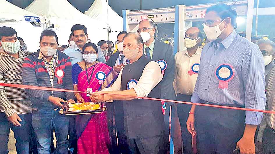 పీపుల్స్‌ప్లాజాలో సరస్‌ ప్రారంభం