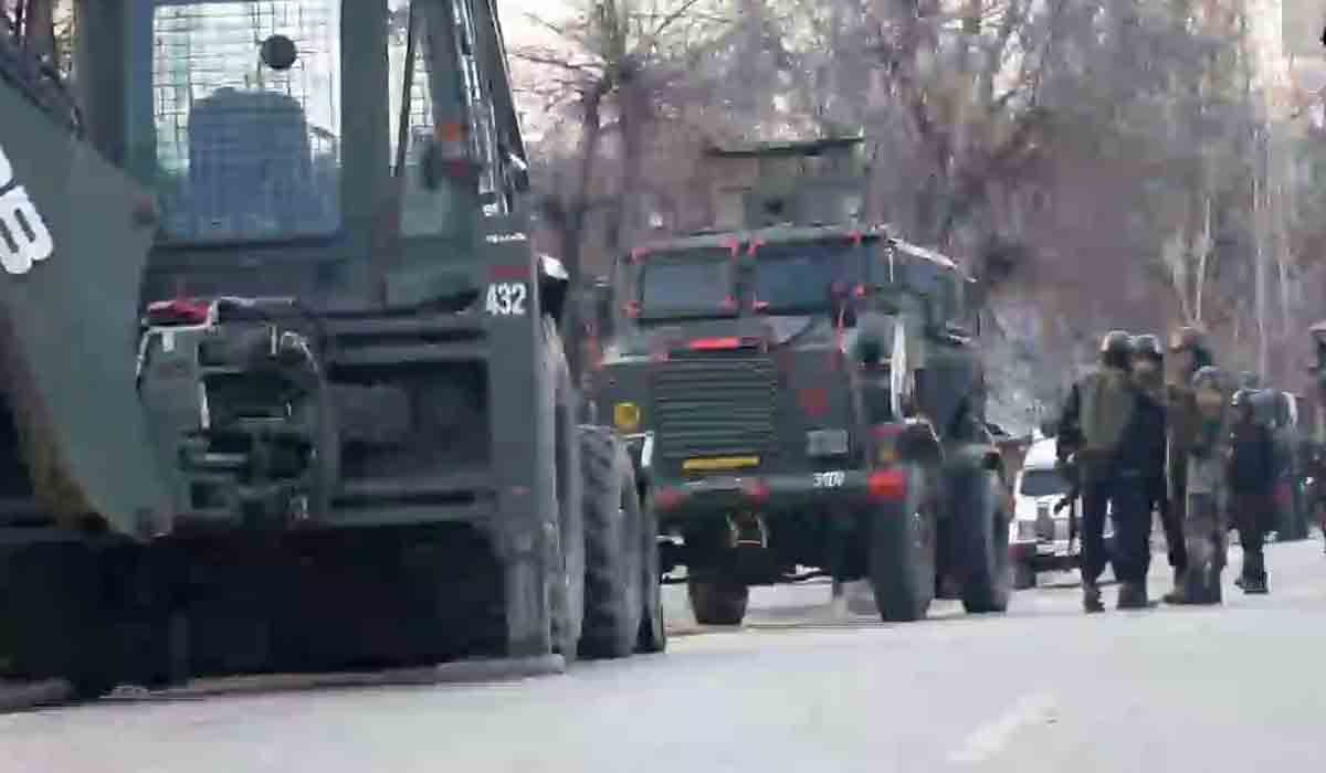 జ‌మ్మూక‌శ్మీర్‌లో ఎదురుకాల్పులు : ఇద్ద‌రు ఉగ్ర‌వాదులు హ‌తం