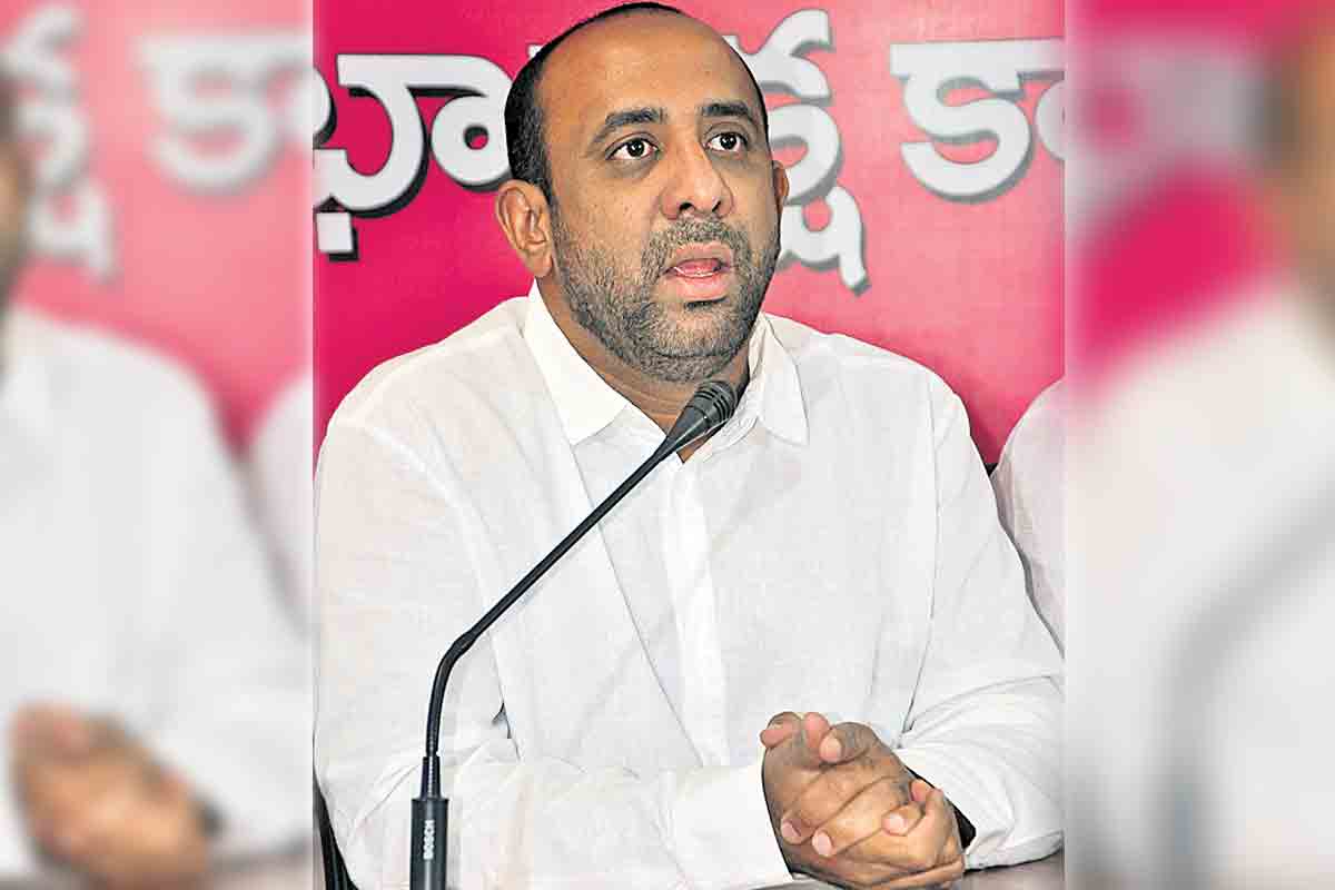 తీన్మార్‌ మల్లన్నను బహిష్కరించాలి