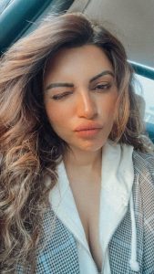 Shama Sikander | గోల్డెన్ డ్రెస్‌లో షామా సికందర్..-Namasthe Telangana