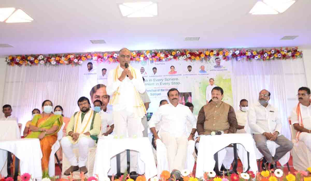 కేసీఆర్ సీఎం అయ్యాక‌ సిద్దిపేట ద‌శ‌, దిశ మారింది : మంత్రి హ‌రీశ్‌రావు