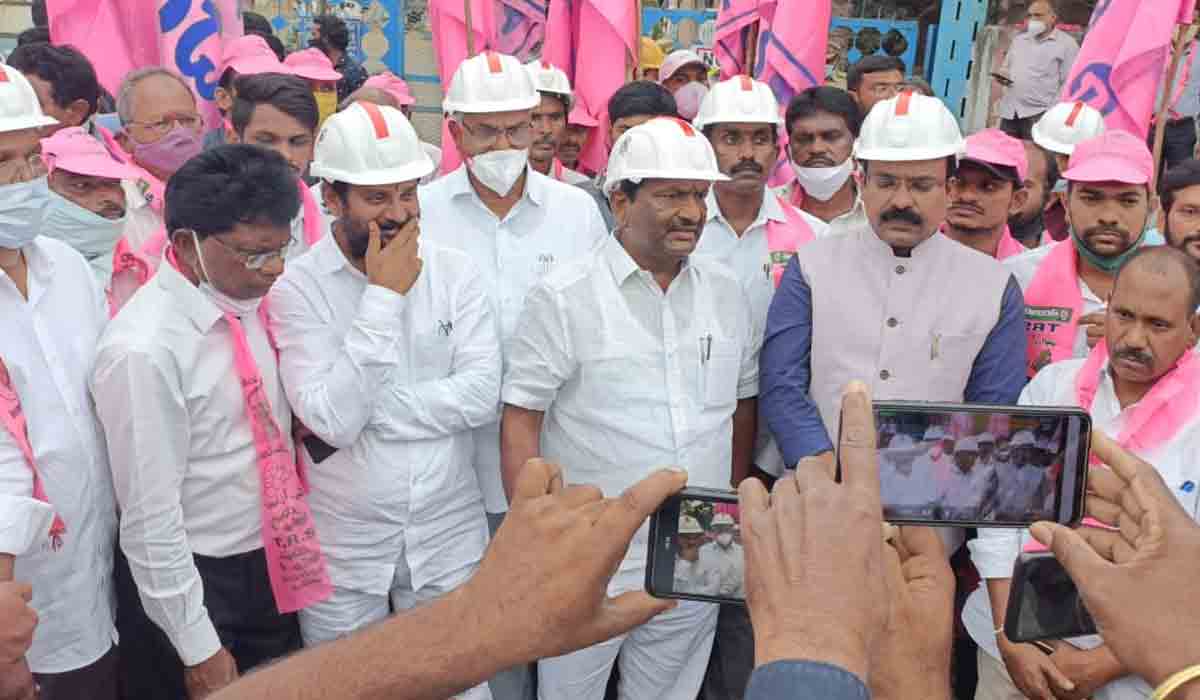 Singareni | సింగరేణి కార్మికుల సమ్మెకు మంత్రి కొప్పుల ఈశ్వర్ సంఘీభావం