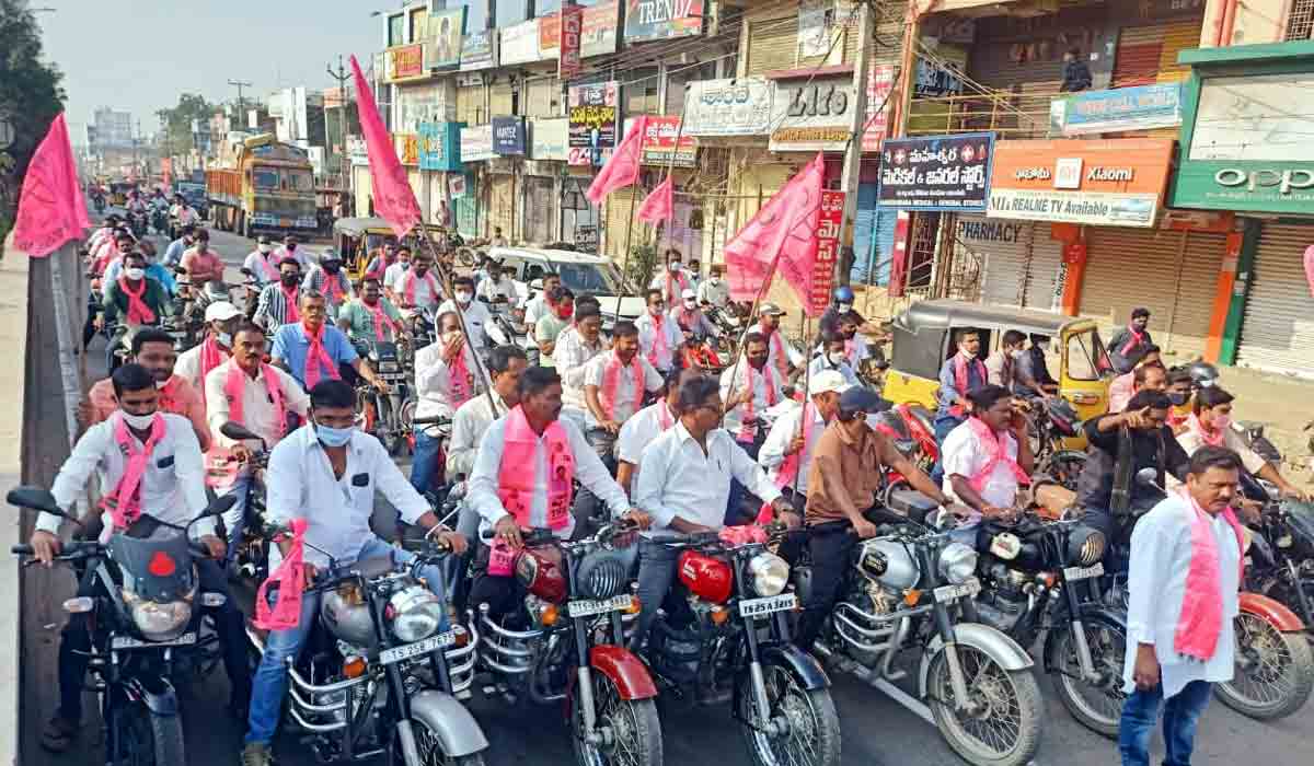 సింగరేణి జంగ్‌ సైరన్‌.. బోసిపోయిన బొగ్గు గనులు