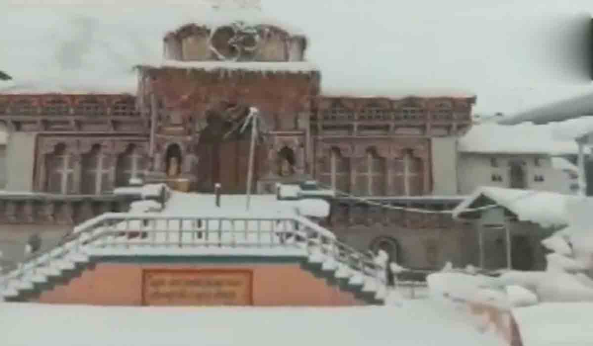 Snow fall in Badrinath: బ‌ద్రీనాథ్‌లో వ‌ర్షంలా కురుస్తున్న మంచు.. వీడియో