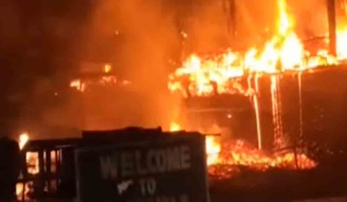 వైజాగ్ స్టీల్ ప్లాంట్‌లో భారీ అగ్నిప్ర‌మాదం.. రూ. 50 ల‌క్ష‌ల మేర ఆస్తి న‌ష్టం