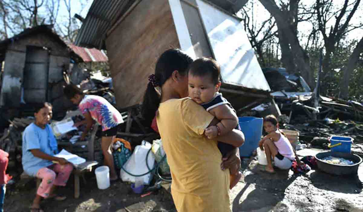 ఫిలిప్పీన్స్‌లో సూప‌ర్ టైఫూన్ బీభ‌త్సం.. 100 మందికిపైగా దుర్మ‌ర‌ణం