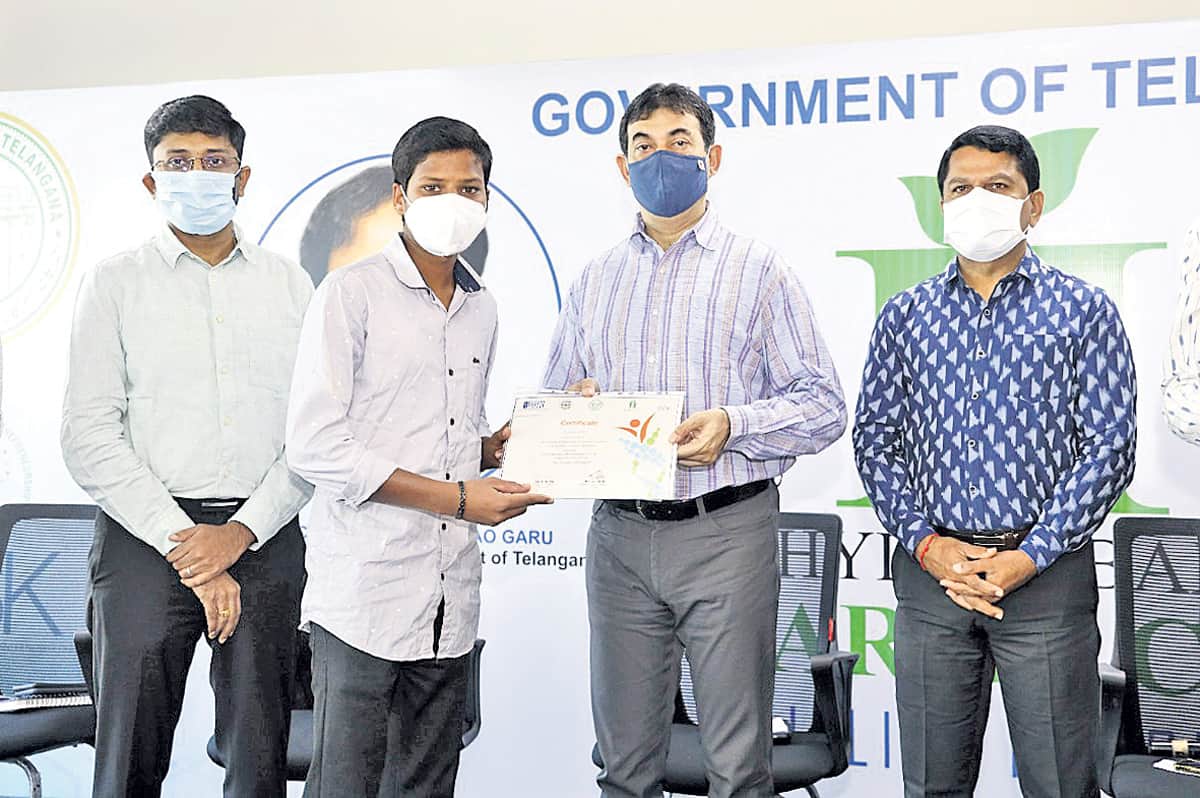 ఫార్మాసిటీ నిర్వాసితులకు ఉద్యోగాలు