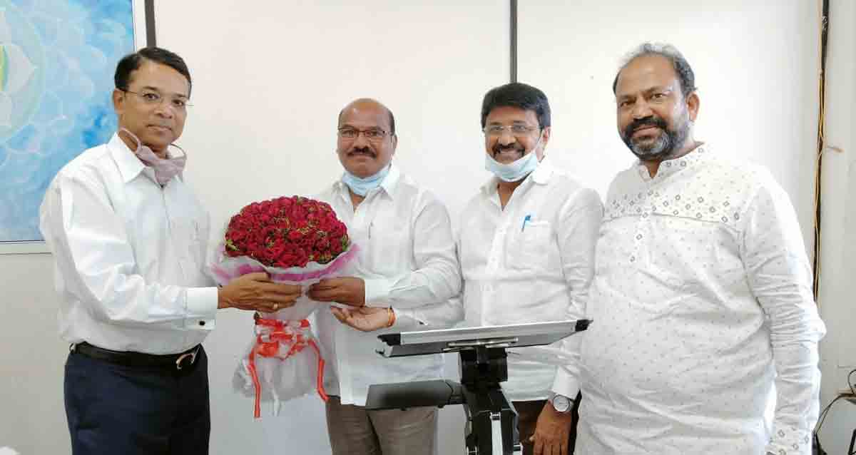 ఉద్యోగుల విభజనకు రెండు కమిటీలు