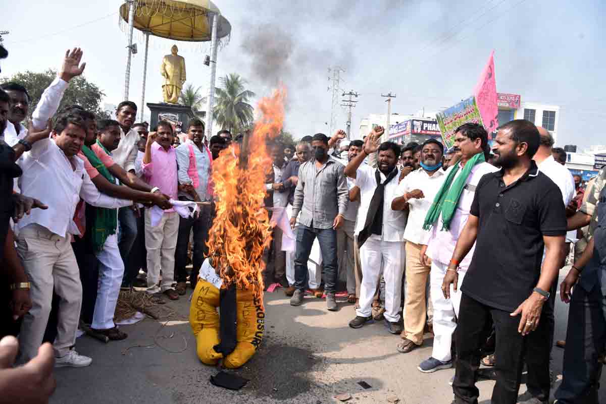 చెవిటి కేంద్రానికి డప్పు మోత